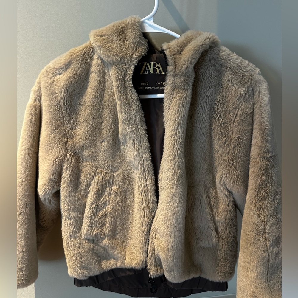 Zara beige faux fur hooded jacket size 8